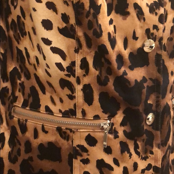 Andre Oliver Leopard Print Jacket - Picture 6 of 7